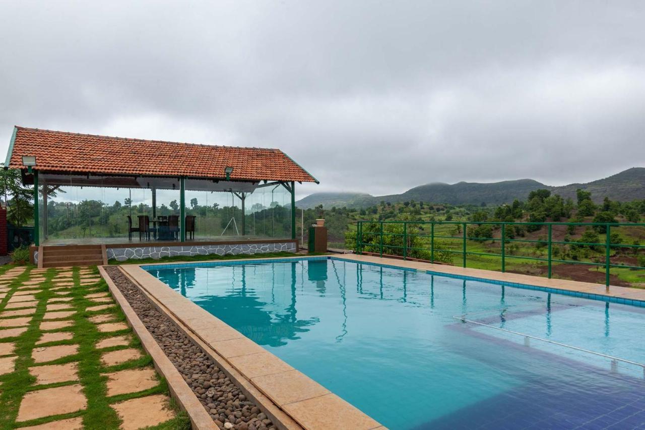 Stayvista's Ficus Farms: Mountain-View Retreat with Rustic Charm & Entertainment Igatpuri Exterior photo