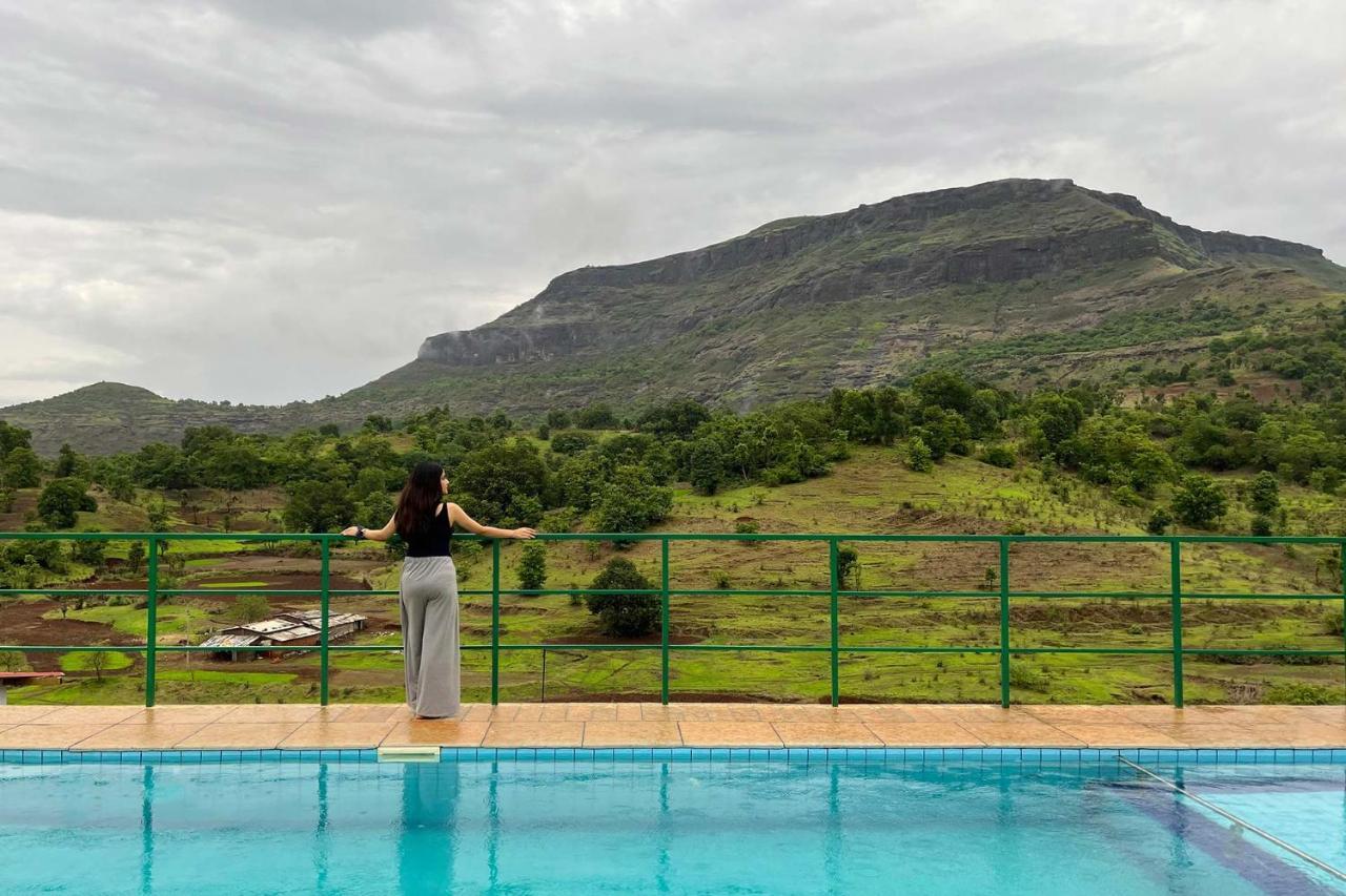 Stayvista's Ficus Farms: Mountain-View Retreat with Rustic Charm & Entertainment Igatpuri Exterior photo