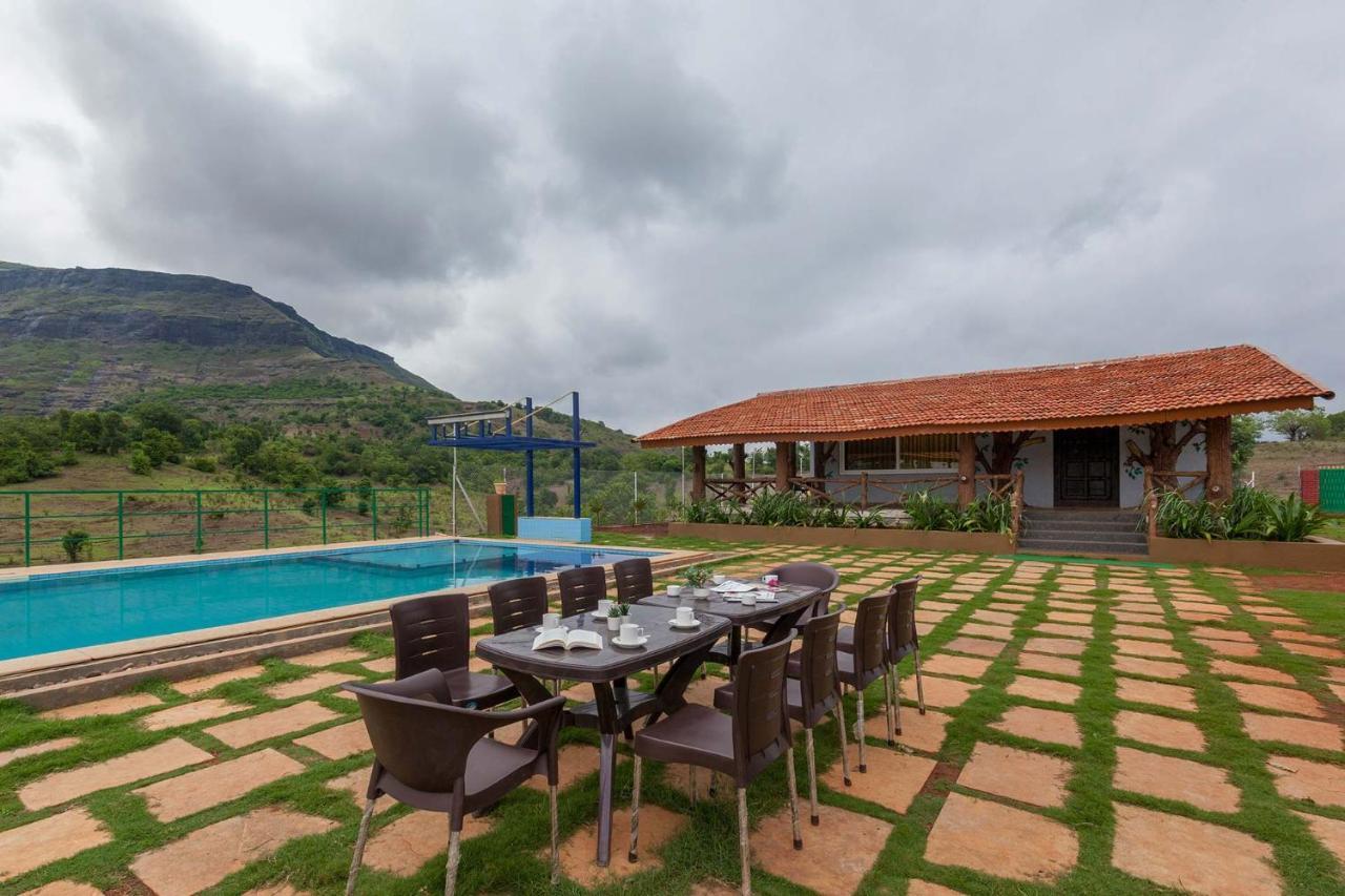 Stayvista's Ficus Farms: Mountain-View Retreat with Rustic Charm & Entertainment Igatpuri Exterior photo